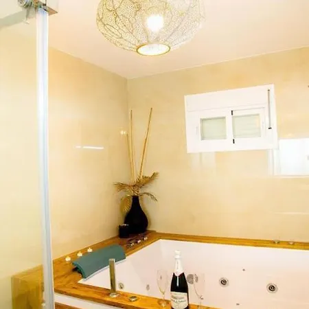 Διαμέρισμα Beautiful Spacious Two Bed Facing The Ocean! Μαρμπέλλα