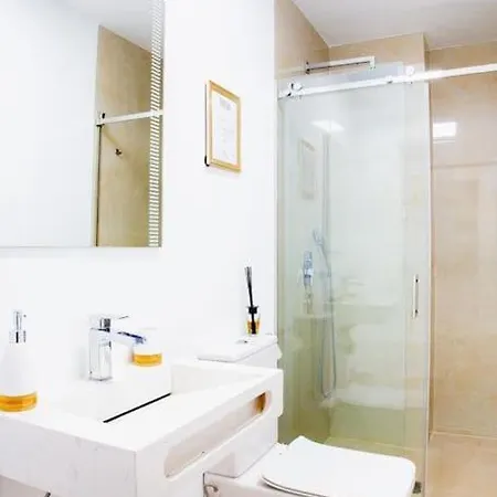 Διαμέρισμα Beautiful Spacious Two Bed Facing The Ocean! Μαρμπέλλα