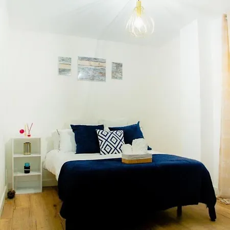 アパート Beautiful Spacious Two Bed Facing The Ocean!